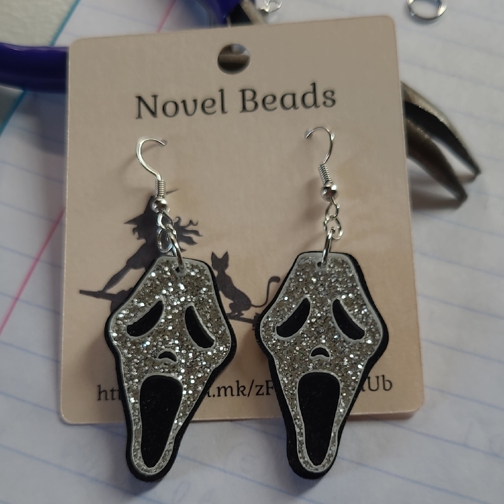 Novel Beads Glitter Scream Earrings H109